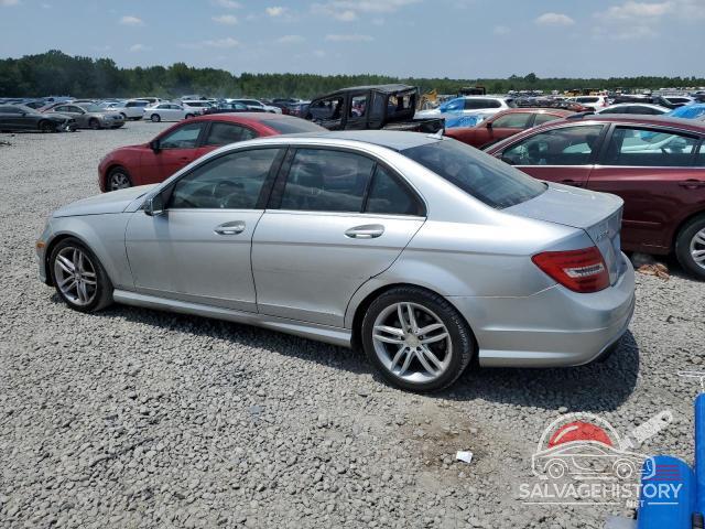 WDDGF4HB4CR215560 2012 MERCEDES-BENZ C-CLASS photo no. 2
