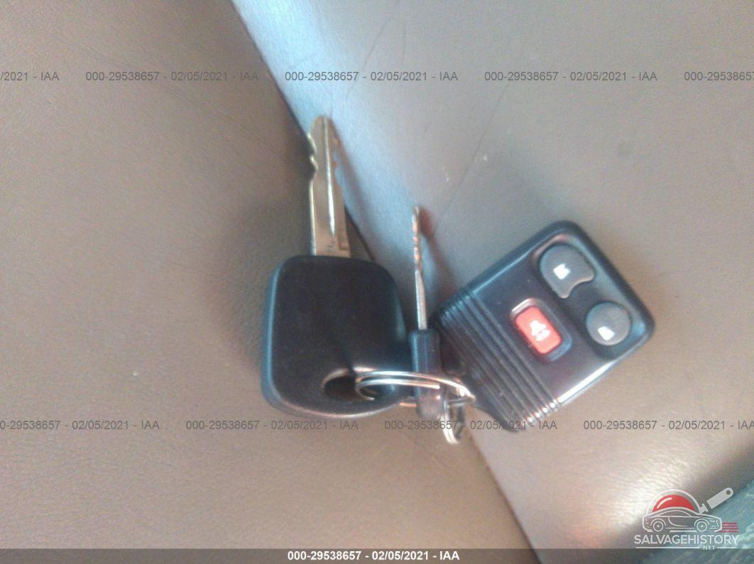 1FMYU03181KC55704 2001 FORD ESCAPE photo no. 11