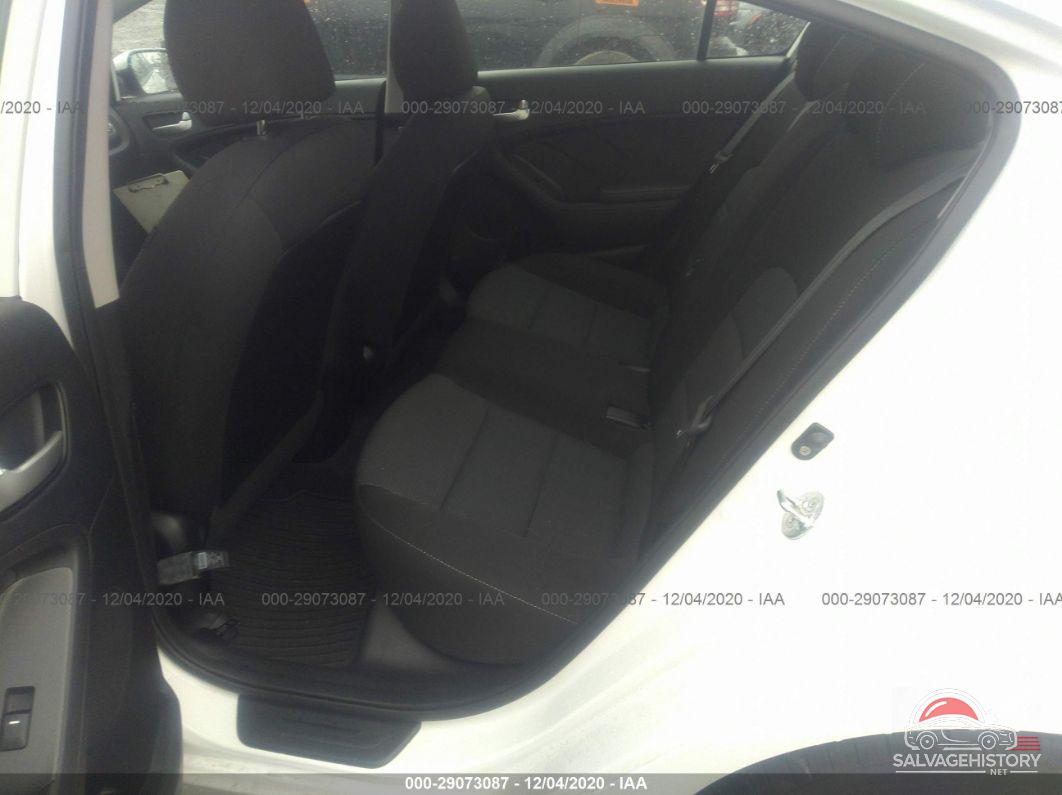 3KPFK4A71JE242005 2018 KIA FORTE photo no. 8
