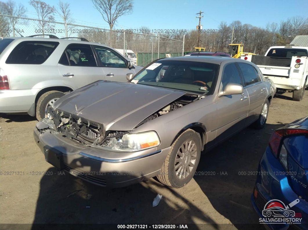 1LNHM82W13Y681455 2003 LINCOLN TOWN CAR photo no. 2