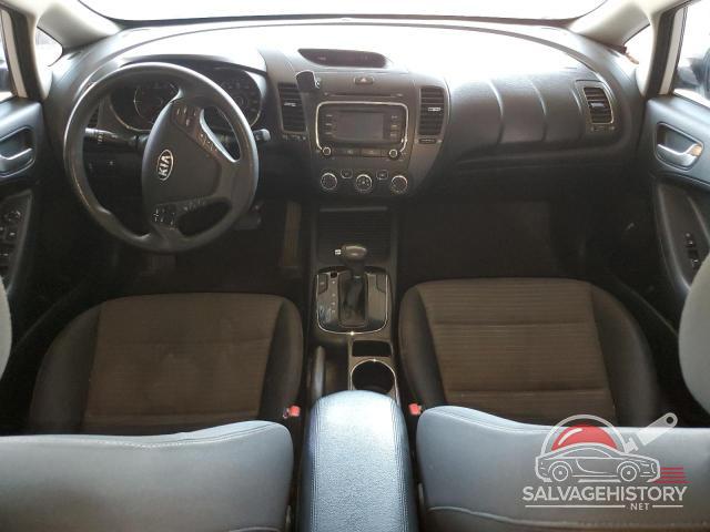 3KPFL4A72HE013033 2017 KIA FORTE photo no. 8