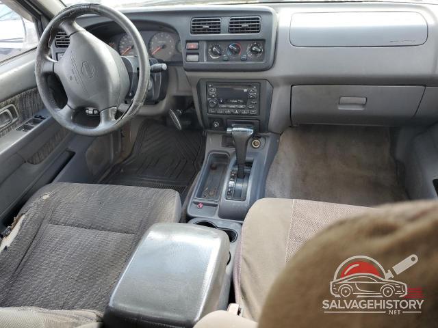 1N6ED27T6YC371581 2000 NISSAN FRONTIER photo no. 8