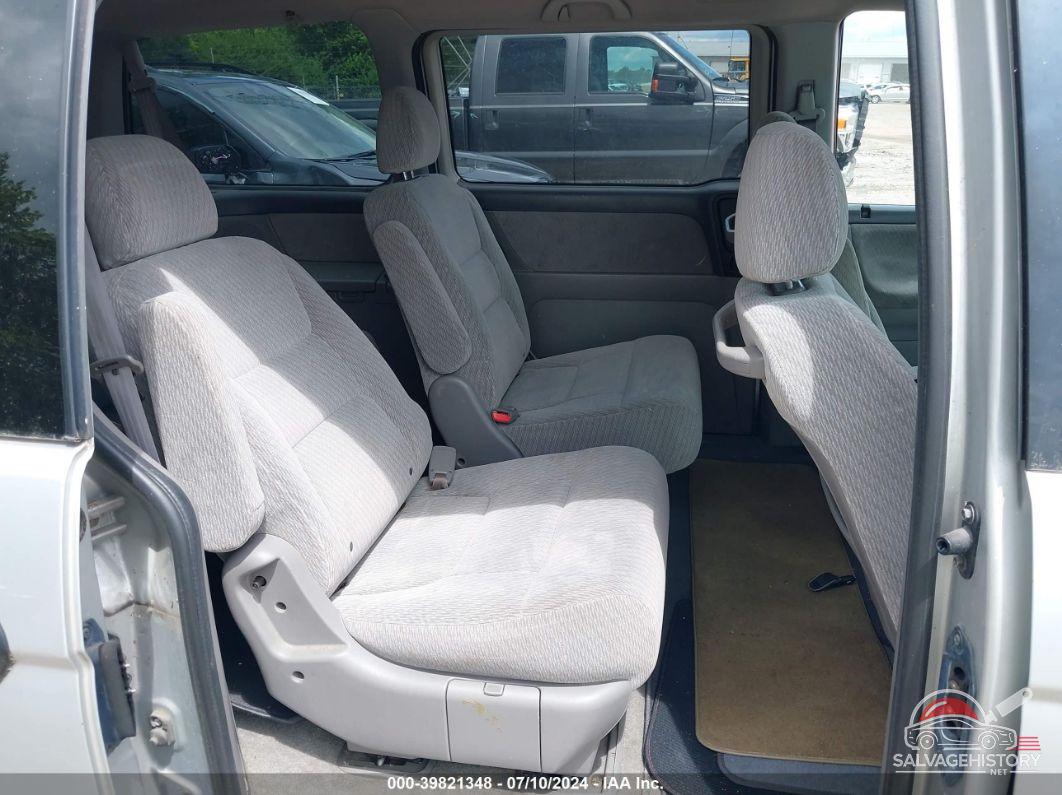 5FNRL18574B040622 2004 HONDA ODYSSEY photo no. 8