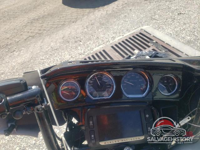 1HD1KRC19JB640557 2018 HARLEY-DAVIDSON FL photo no. 8