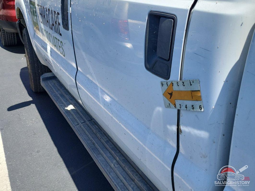 1FT7W2B62BEC26167 2011 FORD F250 photo no. 2