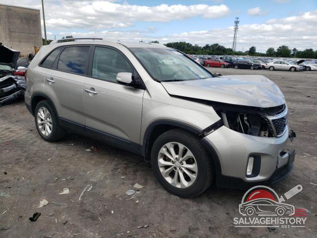 5XYKU4A73FG639766 2015 KIA SORENTO photo no. 4