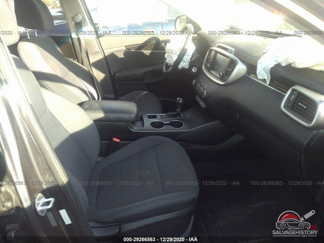 5XYPG4A50HG318668 2017 KIA SORENTO photo no. 5