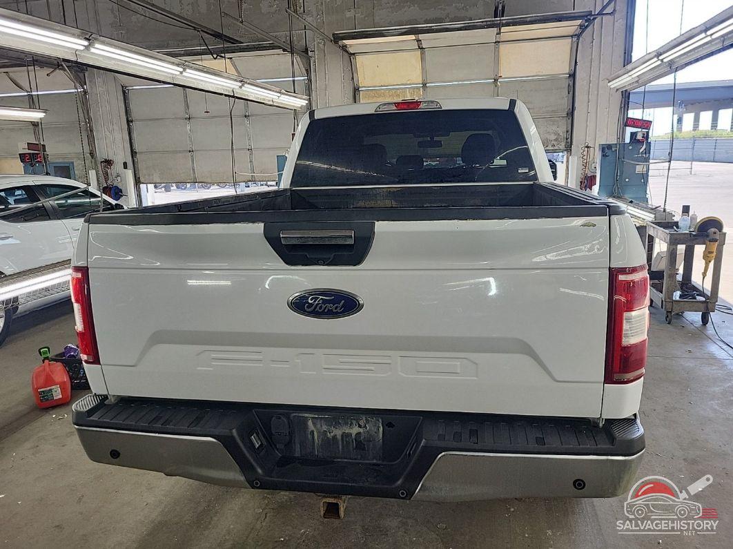 1FTFW1E56JKD11344 2018 FORD F-150 photo no. 2