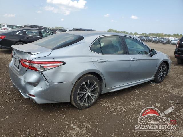 4T1B11HK4JU118771 2018 TOYOTA CAMRY photo no. 3