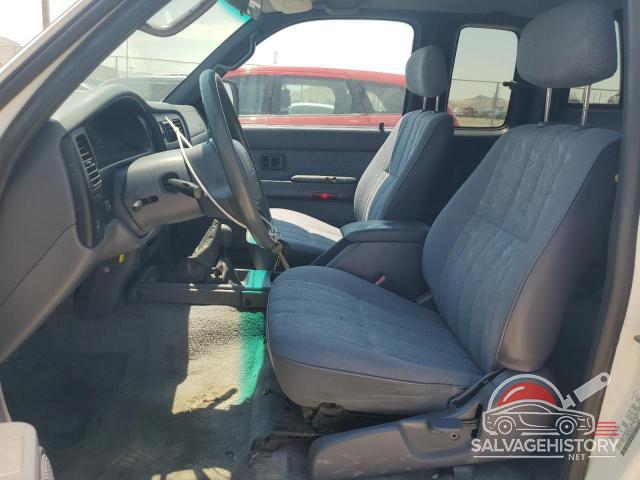 4TAWN72N3YZ681321 2000 TOYOTA TACOMA photo no. 7