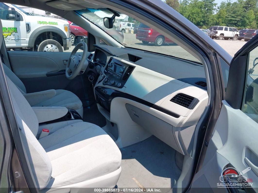 5TDKK3DC1BS098321 2011 TOYOTA SIENNA photo no. 5