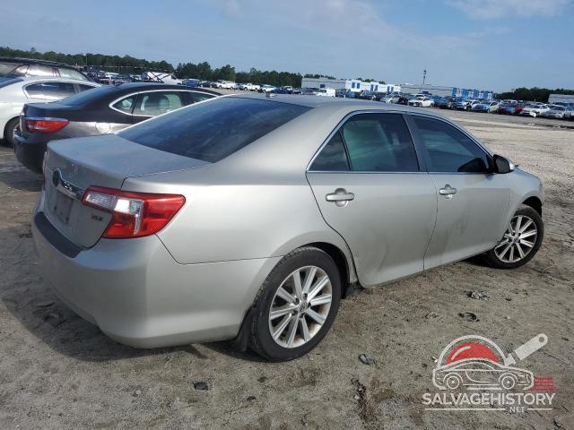 4T1BF1FK5EU405904 2014 TOYOTA CAMRY photo no. 3