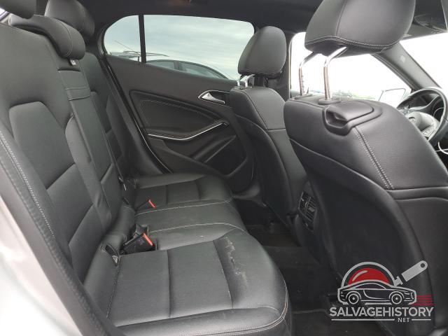 WDCTG4GB2JJ447765 2018 MERCEDES-BENZ GLA-CLASS photo no. 11