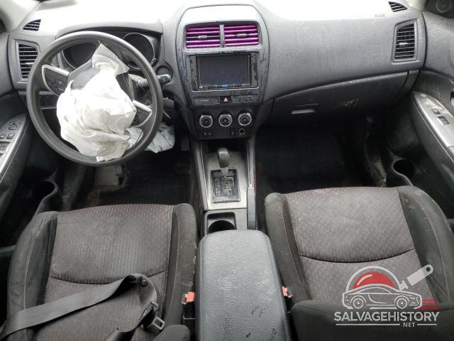 JA4AR3AU0JZ010807 2018 MITSUBISHI OUTLANDER photo no. 8
