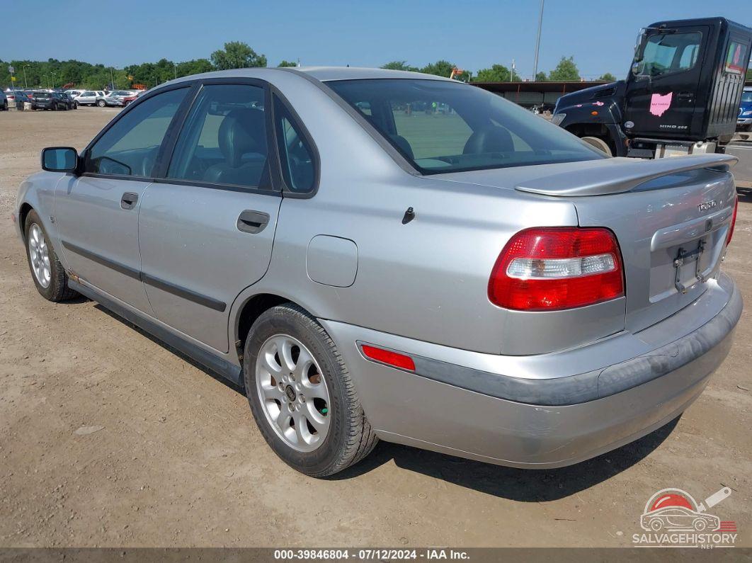 YV1VS29581F757666 2001 VOLVO S40 photo no. 3