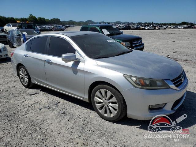 1HGCR2F72DA037409 2013 HONDA ACCORD photo no. 4