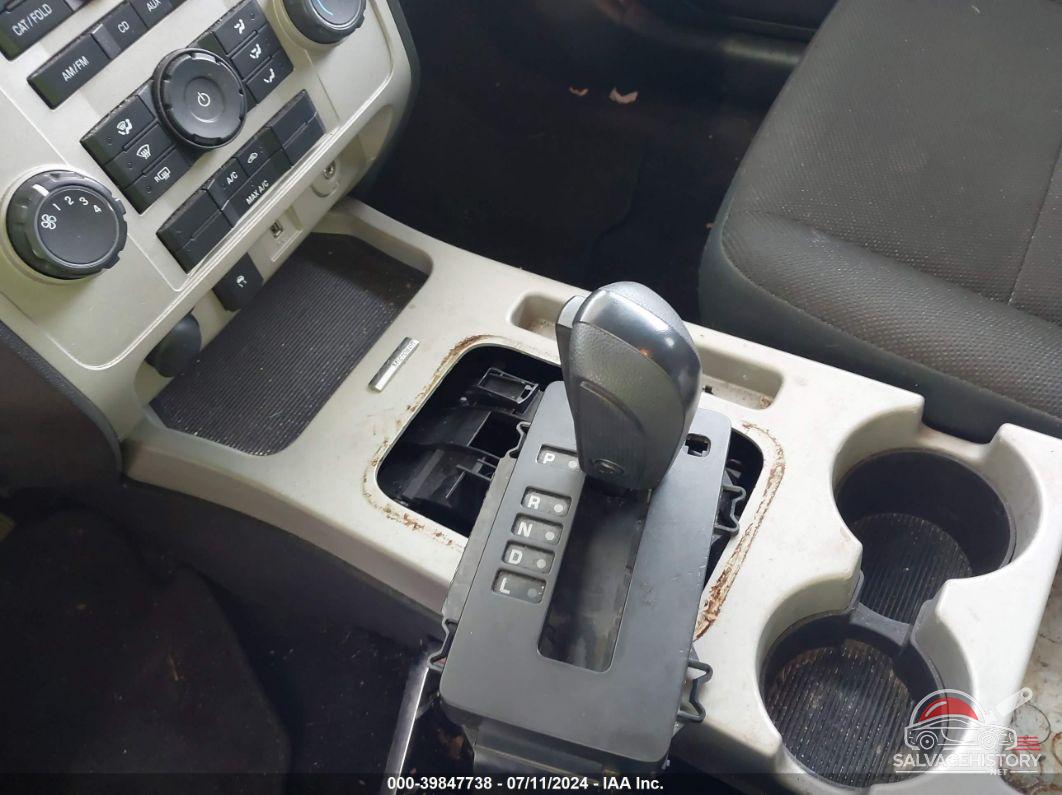 1FMCU0D73AKB28369 2010 FORD ESCAPE photo no. 6