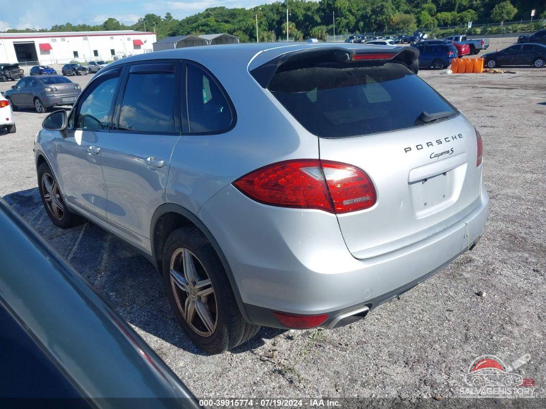 WP1AB2A22BLA45760 2011 PORSCHE CAYENNE photo no. 3