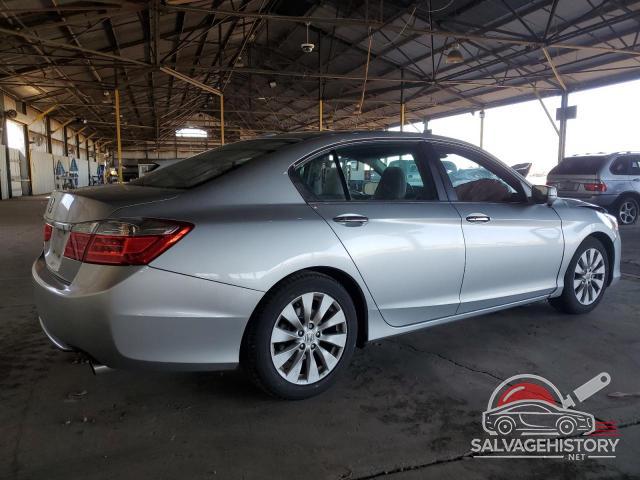1HGCR2F83DA058875 2013 HONDA ACCORD photo no. 3