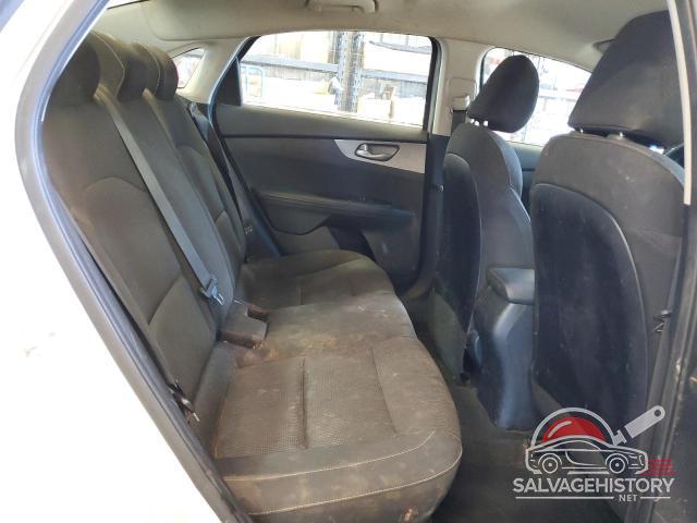 3KPF24AD0KE023561 2019 KIA FORTE photo no. 10
