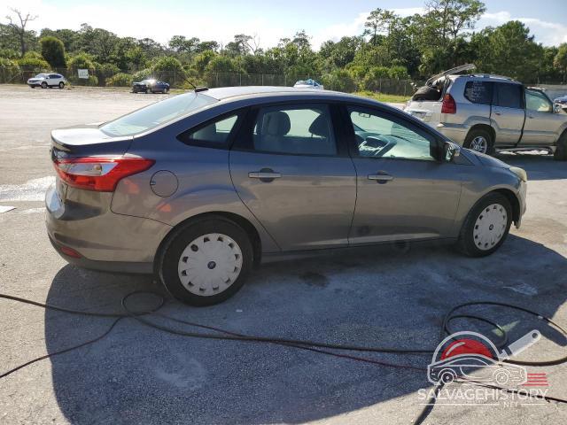 1FADP3F20DL321442 2013 FORD FOCUS photo no. 3