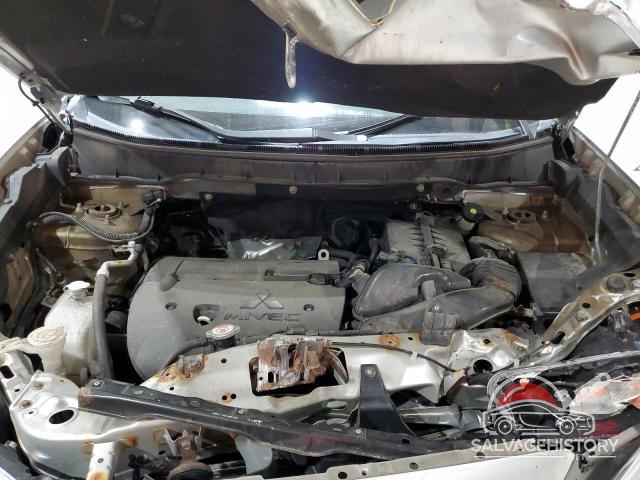JA4AR3AU8JU015525 2018 MITSUBISHI OUTLANDER photo no. 12