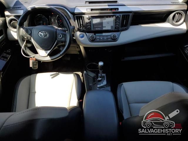JTMDJREV1JD237680 2018 TOYOTA RAV4 photo no. 8