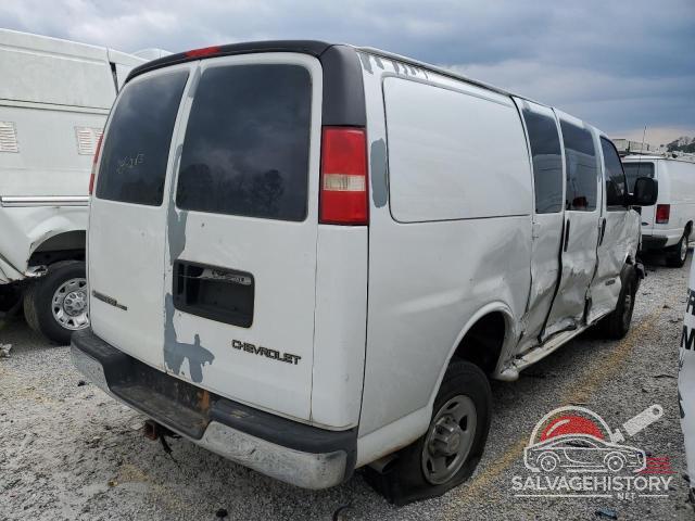 1GCHG35U341116045 2004 CHEVROLET EXPRESS photo no. 3