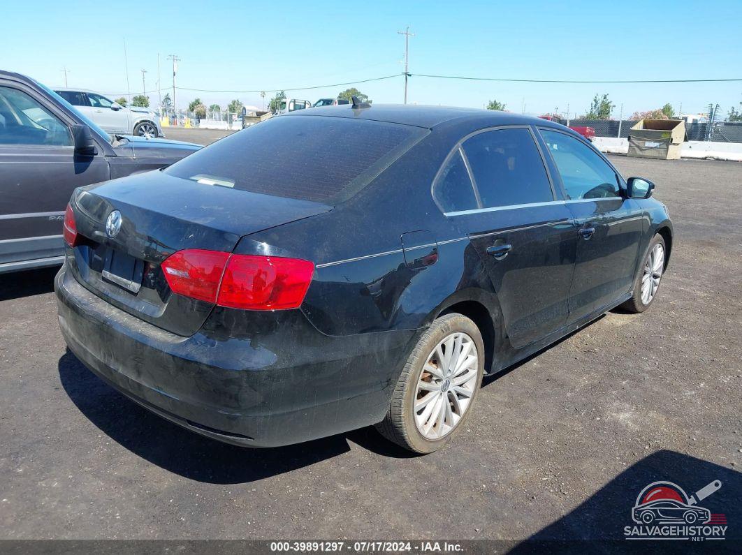 3VWLX7AJ8CM400508 2012 VOLKSWAGEN JETTA photo no. 4