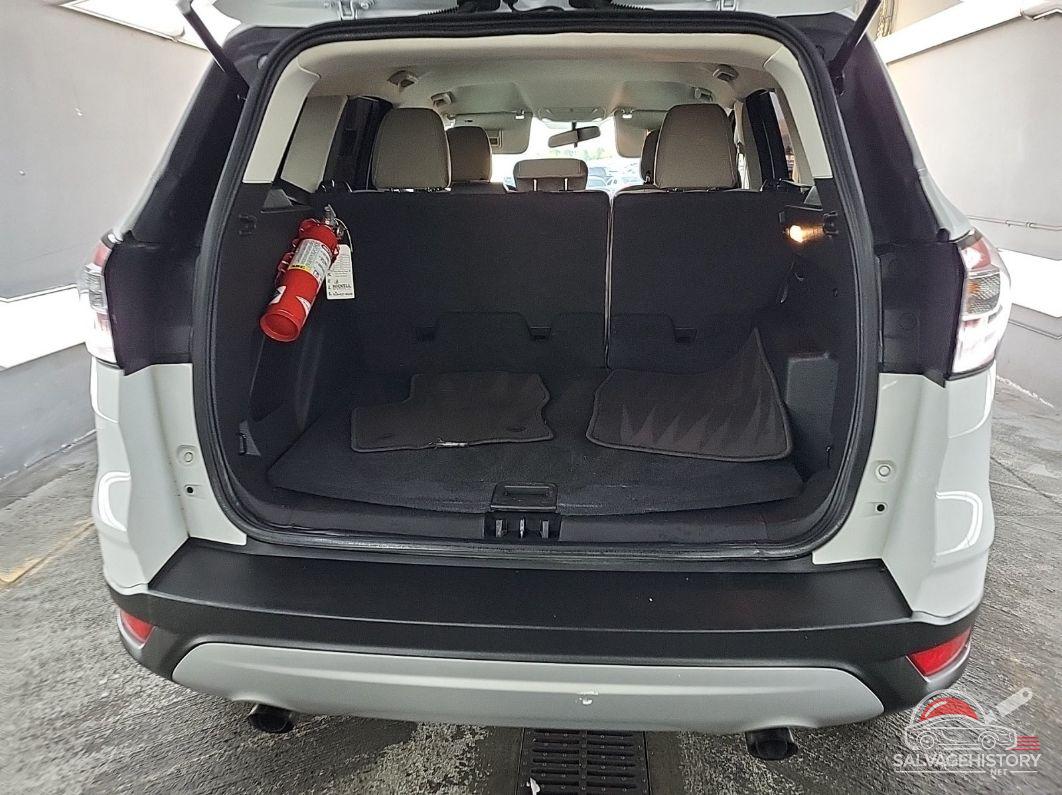 1FMCU9GD4JUC36137 2018 FORD ESCAPE photo no. 6