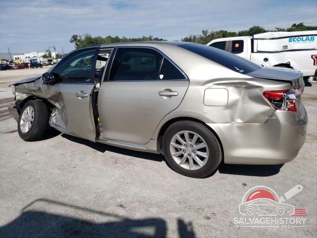 4T1BF1FK9EU427629 2014 TOYOTA CAMRY photo no. 2