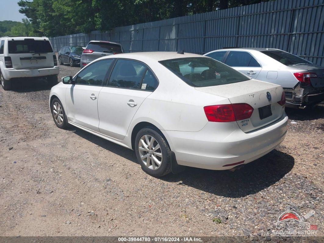 3VWDZ7AJ9BM390018 2011 VOLKSWAGEN JETTA photo no. 3