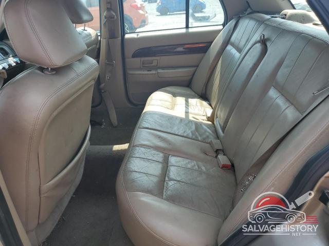 2MEHM75W24X635756 2004 MERCURY GRMARQUIS photo no. 10