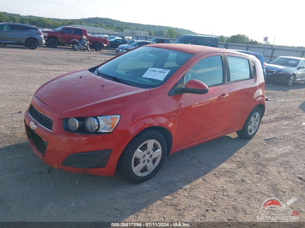 1G1JA6SG1D4138443 2013 CHEVROLET SONIC photo no. 2