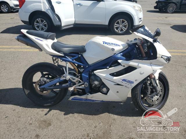 SMTD00NS3AJ414088 2010 TRIUMPH CAR DAYTONA photo no. 1