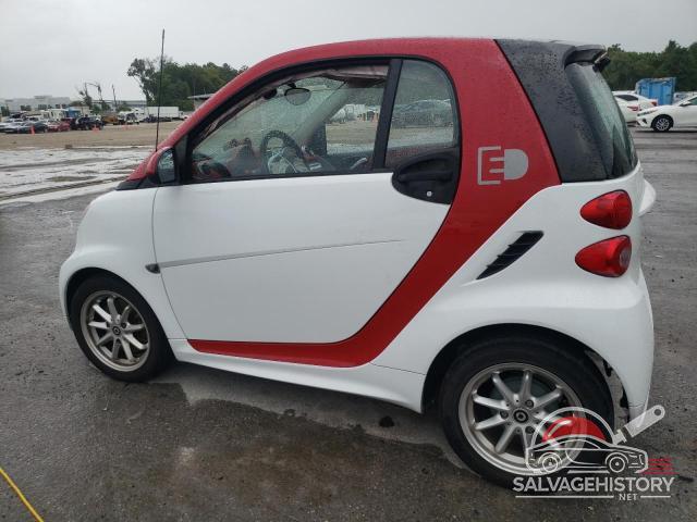 WMEEJ9AA9EK777398 2014 SMART FORTWO photo no. 2