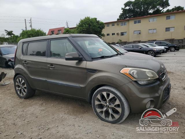 KNDJT2A67D7526276 2013 KIA SOUL photo no. 4