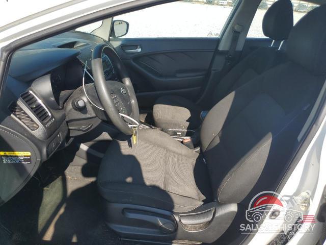 3KPFK4A76JE185302 2018 KIA FORTE photo no. 7