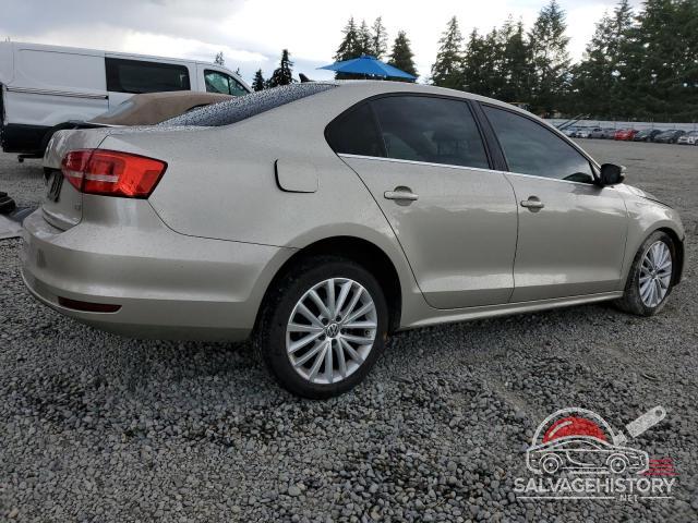 3VWD17AJ1FM231958 2015 VOLKSWAGEN JETTA photo no. 3